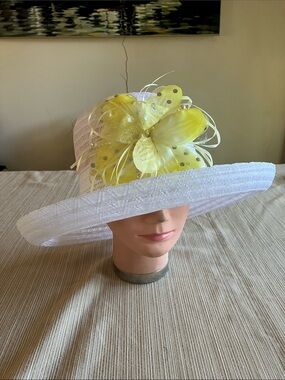 Elegant White Ladies Wide-Brim Hat with Yellow Floral Accent
